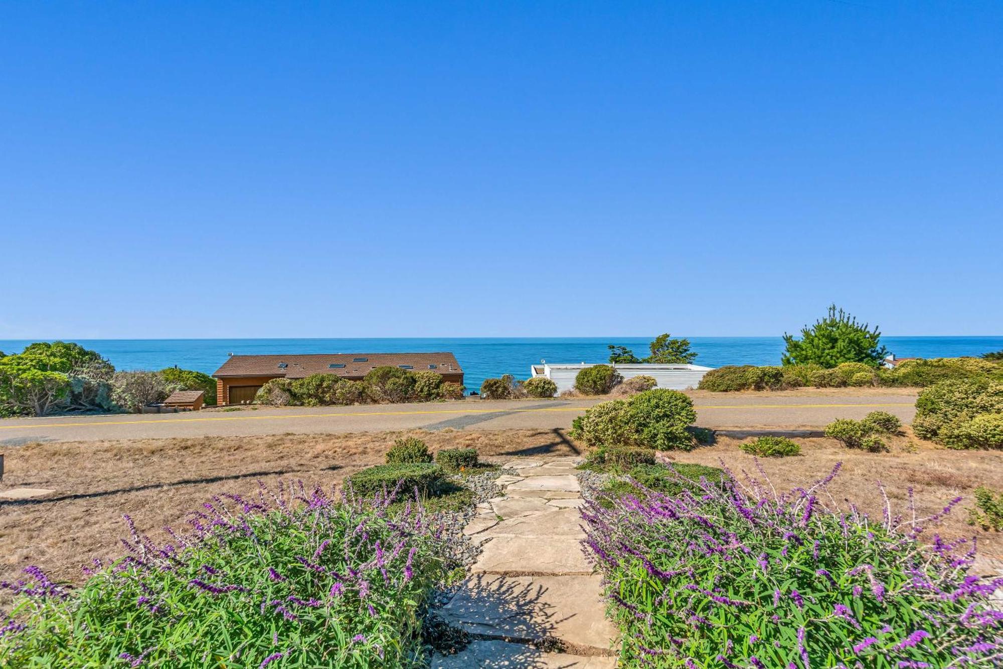 Dream Weaver House With Hot Tub And Ocean View! Villa Manchester Esterno foto